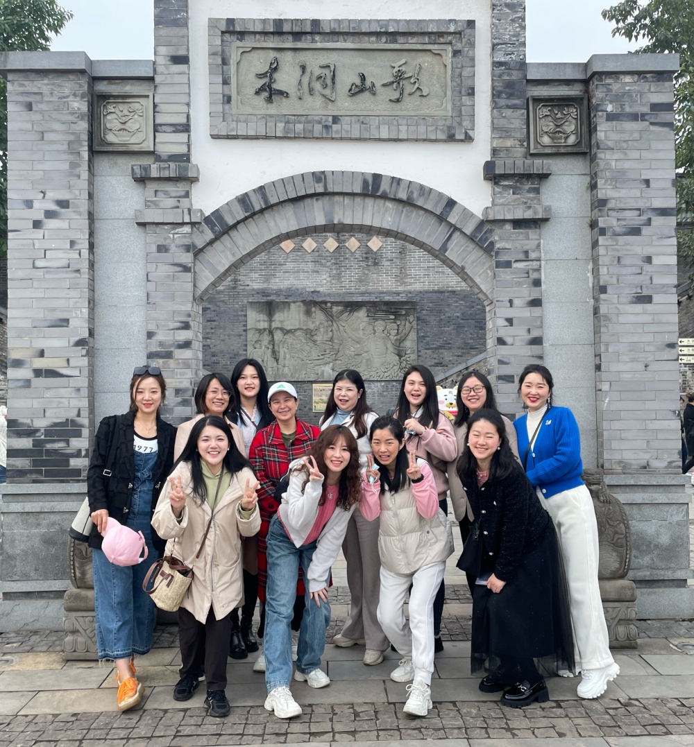 20230309-重慶分公司-張心儀-重慶分公司開展“遇見美麗，多彩生活”的三八婦女節(jié)踏青活動 (1).jpg